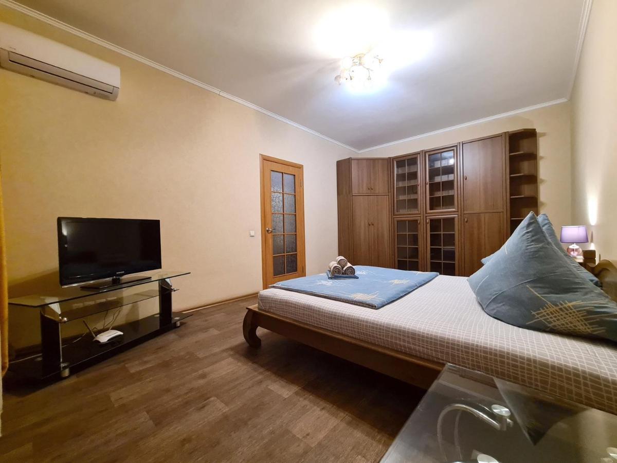 1-Room Luxury Apartment On Sobornyi Avenue 170-V, By Grandhome Zaporizhia Eksteriør billede
